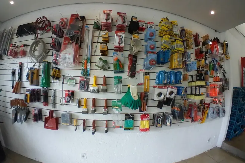 Painel de ferramentas e equipamentos de proteção individual